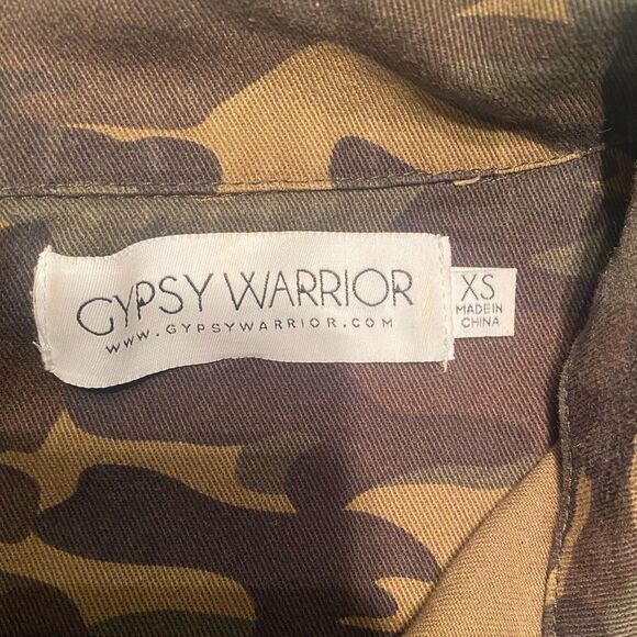 Gypsy Warrior Canvas Green Camo Jacket with Black Sweatshirt Sleeves - Picture 4 of 6